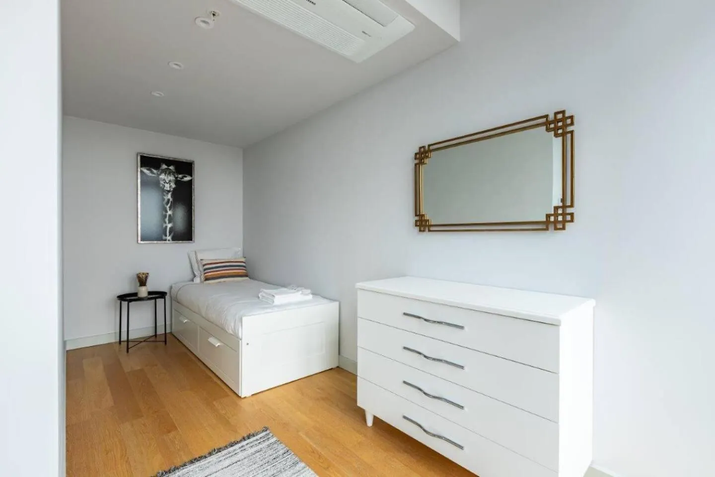 Gorgeous 4Bd2Bath Bright Airy Penthouse! #355 Villa Istanbul