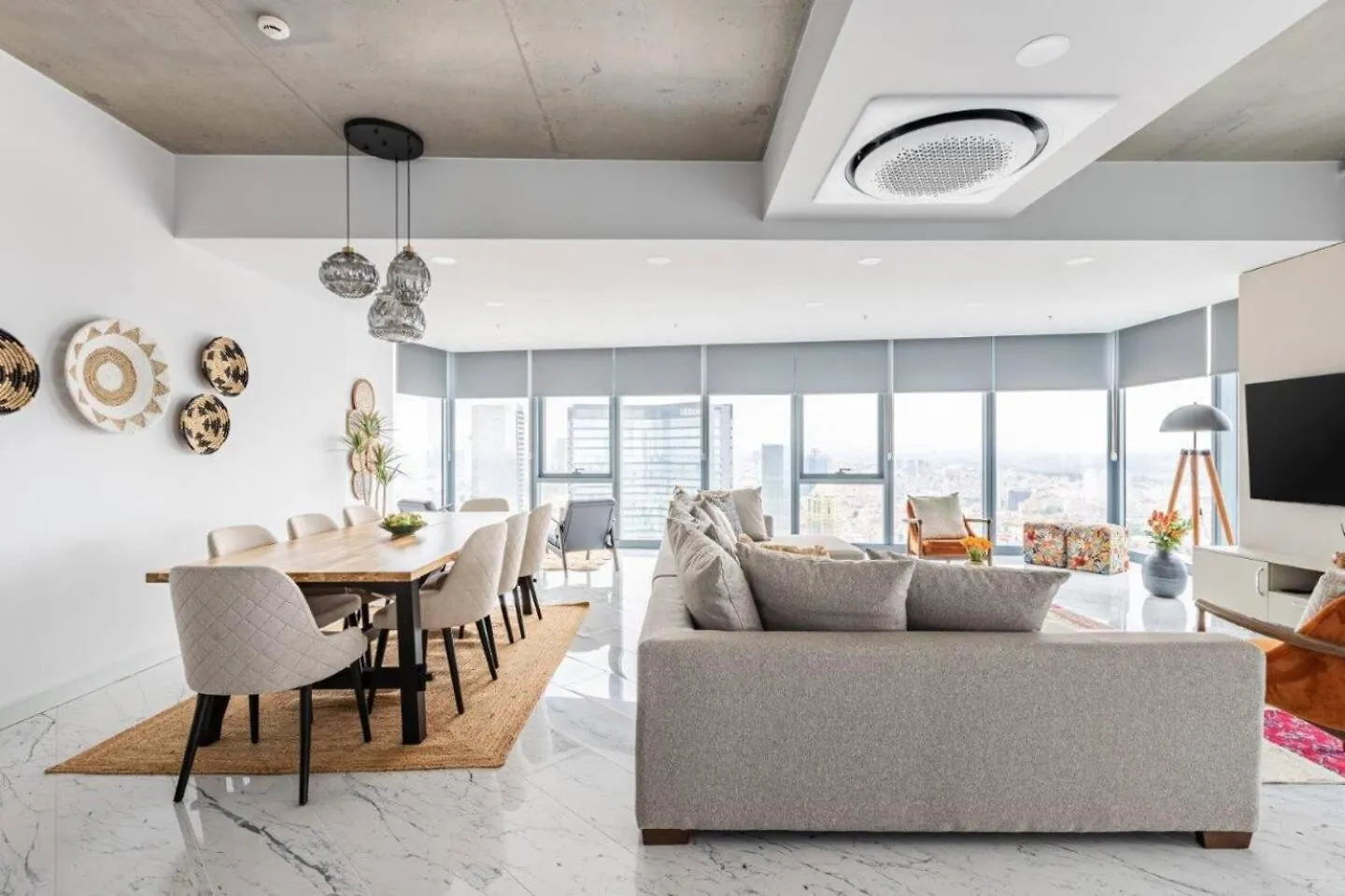 Gorgeous 4Bd2Bath Bright Airy Penthouse! #355 Villa Istanbul Holiday home