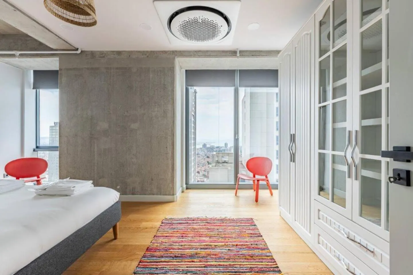 Gorgeous 4Bd2Bath Bright Airy Penthouse! #355 Villa Istanbul Turkey