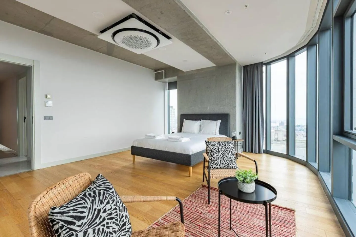 Gorgeous 4Bd2Bath Bright Airy Penthouse! #355 Villa Istanbul Turkey